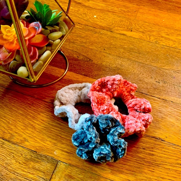 Set of 4 Velvet Crochet Scrunchies - Picture 2 of 7